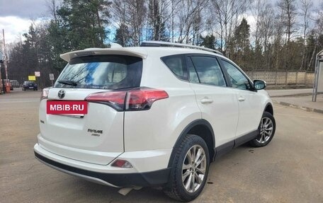 Toyota RAV4, 2017 год, 2 300 000 рублей, 10 фотография
