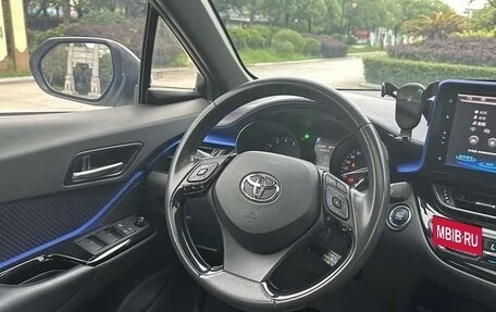 Toyota C-HR I рестайлинг, 2021 год, 1 863 000 рублей, 7 фотография
