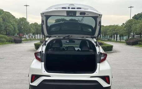 Toyota C-HR I рестайлинг, 2021 год, 1 863 000 рублей, 14 фотография