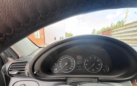 Mercedes-Benz C-Класс, 2005 год, 900 000 рублей, 10 фотография