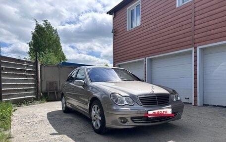 Mercedes-Benz C-Класс, 2005 год, 900 000 рублей, 4 фотография