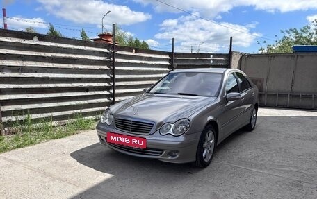 Mercedes-Benz C-Класс, 2005 год, 900 000 рублей, 5 фотография