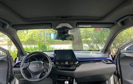 Toyota C-HR I рестайлинг, 2021 год, 1 952 000 рублей, 11 фотография