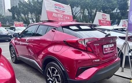Toyota C-HR I рестайлинг, 2021 год, 1 990 000 рублей, 2 фотография