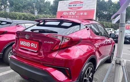 Toyota C-HR I рестайлинг, 2021 год, 1 990 000 рублей, 4 фотография