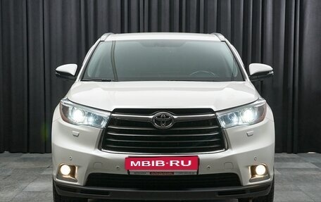 Toyota Highlander III, 2014 год, 3 197 000 рублей, 2 фотография