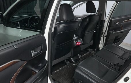 Toyota Highlander III, 2014 год, 3 197 000 рублей, 13 фотография