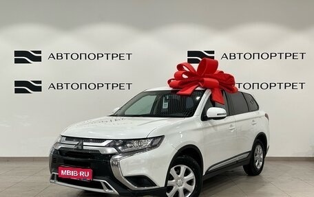 Mitsubishi Outlander III рестайлинг 3, 2019 год, 1 699 000 рублей, 1 фотография