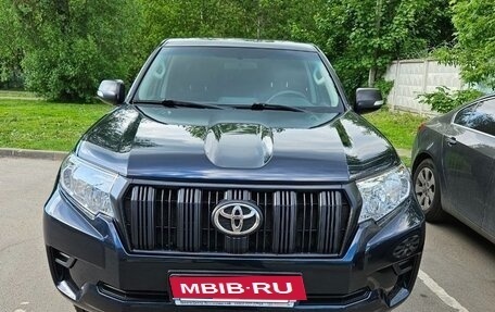 Toyota Land Cruiser Prado 150 рестайлинг 2, 2018 год, 4 200 000 рублей, 1 фотография