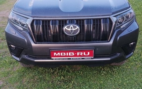 Toyota Land Cruiser Prado 150 рестайлинг 2, 2021 год, 6 300 000 рублей, 1 фотография