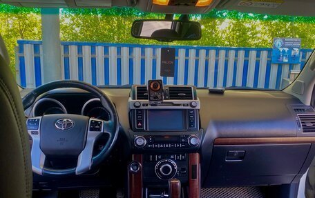 Toyota Land Cruiser Prado 150 рестайлинг 2, 2014 год, 2 900 000 рублей, 5 фотография