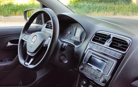 Volkswagen Polo VI (EU Market), 2017 год, 1 250 000 рублей, 17 фотография