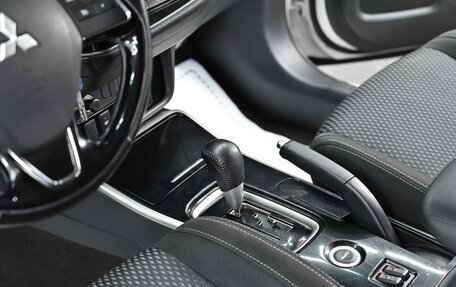 Mitsubishi Outlander III рестайлинг 3, 2017 год, 1 455 000 рублей, 12 фотография