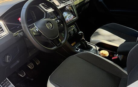Volkswagen Tiguan II, 2019 год, 3 000 000 рублей, 10 фотография
