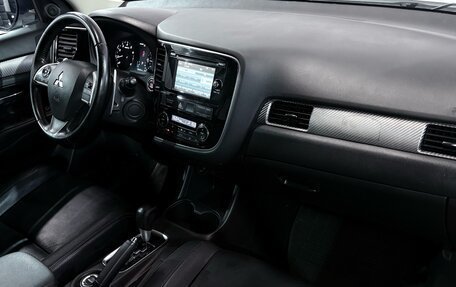 Mitsubishi Outlander III рестайлинг 3, 2012 год, 1 457 000 рублей, 17 фотография