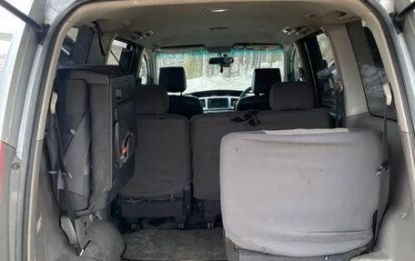 Toyota Noah III, 2001 год, 880 000 рублей, 7 фотография