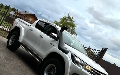 Toyota Hilux VIII, 2015 год, 6 500 000 рублей, 1 фотография
