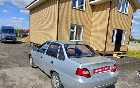 Daewoo Nexia I рестайлинг, 2010 год, 115 000 рублей, 4 фотография