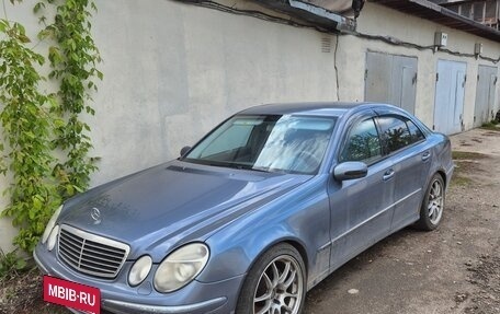 Mercedes-Benz E-Класс, 2003 год, 450 000 рублей, 3 фотография