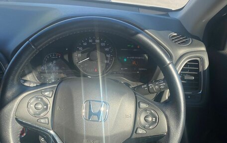 Honda Vezel, 2018 год, 2 100 000 рублей, 10 фотография