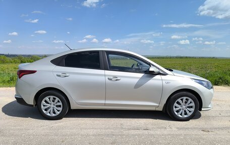 Hyundai Solaris II рестайлинг, 2020 год, 1 650 000 рублей, 4 фотография