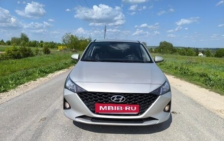 Hyundai Solaris II рестайлинг, 2020 год, 1 650 000 рублей, 2 фотография