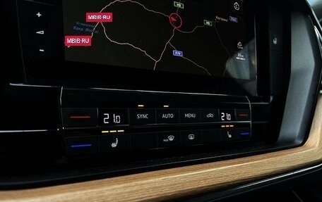 Volkswagen Touareg III, 2019 год, 5 299 000 рублей, 16 фотография