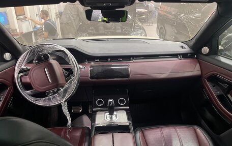 Land Rover Range Rover Evoque II, 2019 год, 4 200 000 рублей, 6 фотография