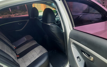 Hyundai i30 II рестайлинг, 2012 год, 1 000 000 рублей, 20 фотография