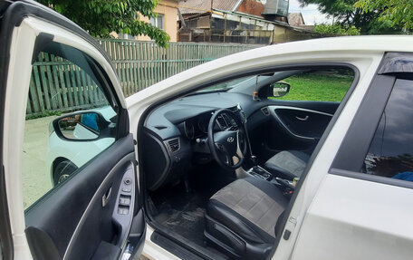 Hyundai i30 II рестайлинг, 2012 год, 1 000 000 рублей, 13 фотография