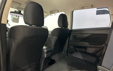Mitsubishi Outlander III рестайлинг 3, 2019 год, 1 699 000 рублей, 11 фотография