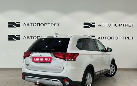 Mitsubishi Outlander III рестайлинг 3, 2019 год, 1 699 000 рублей, 5 фотография
