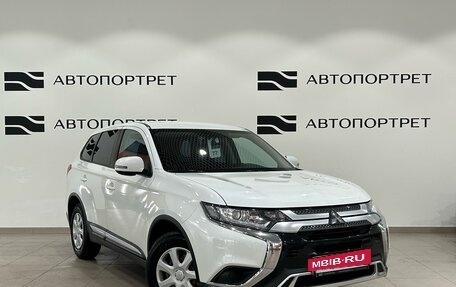 Mitsubishi Outlander III рестайлинг 3, 2019 год, 1 699 000 рублей, 7 фотография
