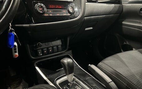 Mitsubishi Outlander III рестайлинг 3, 2019 год, 1 699 000 рублей, 17 фотография