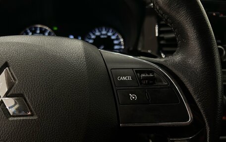 Mitsubishi Outlander III рестайлинг 3, 2019 год, 1 699 000 рублей, 20 фотография