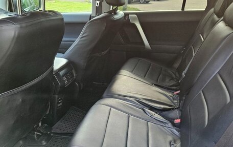 Toyota Land Cruiser Prado 150 рестайлинг 2, 2018 год, 4 200 000 рублей, 10 фотография