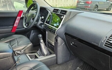 Toyota Land Cruiser Prado 150 рестайлинг 2, 2018 год, 4 200 000 рублей, 8 фотография