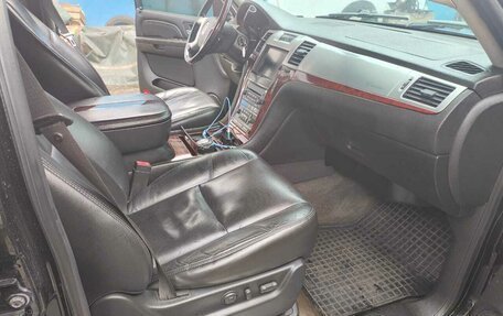 Cadillac Escalade III, 2008 год, 1 380 000 рублей, 13 фотография
