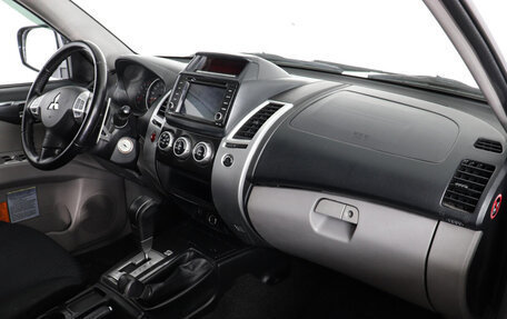 Mitsubishi Pajero Sport II рестайлинг, 2015 год, 2 300 000 рублей, 5 фотография