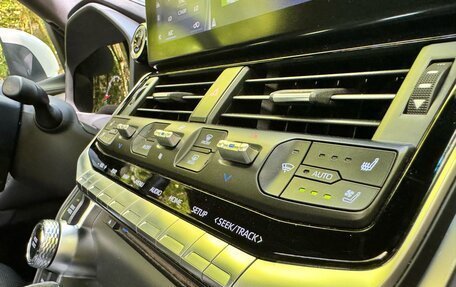 Toyota Land Cruiser, 2021 год, 8 640 000 рублей, 23 фотография