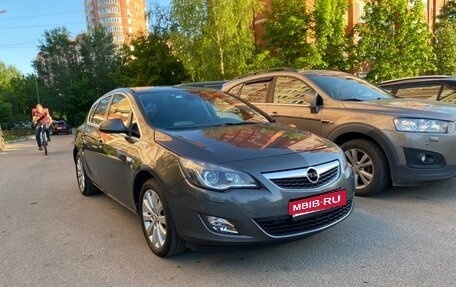 Opel Astra J, 2010 год, 780 000 рублей, 1 фотография