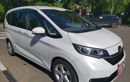 Honda Freed II, 2019 год, 1 999 000 рублей, 1 фотография