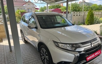 Mitsubishi Outlander III рестайлинг 3, 2019 год, 2 250 000 рублей, 1 фотография