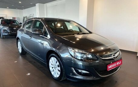 Opel Astra J, 2013 год, 950 000 рублей, 1 фотография