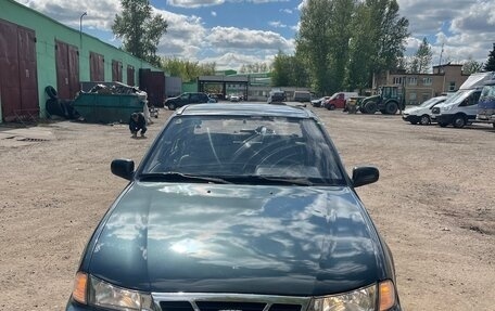 Daewoo Nexia I рестайлинг, 2004 год, 100 000 рублей, 1 фотография