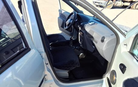 Renault Logan I, 2006 год, 400 000 рублей, 3 фотография