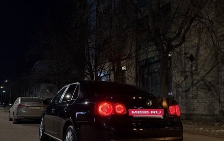 Volkswagen Jetta VI, 2009 год, 700 000 рублей, 2 фотография