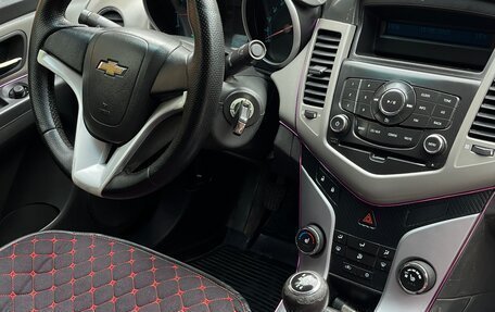 Chevrolet Cruze II, 2010 год, 515 000 рублей, 4 фотография