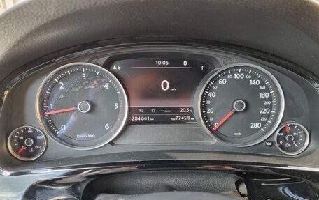 Volkswagen Touareg III, 2015 год, 2 300 000 рублей, 17 фотография