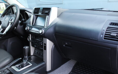 Toyota Land Cruiser Prado 150 рестайлинг 2, 2013 год, 3 080 000 рублей, 5 фотография